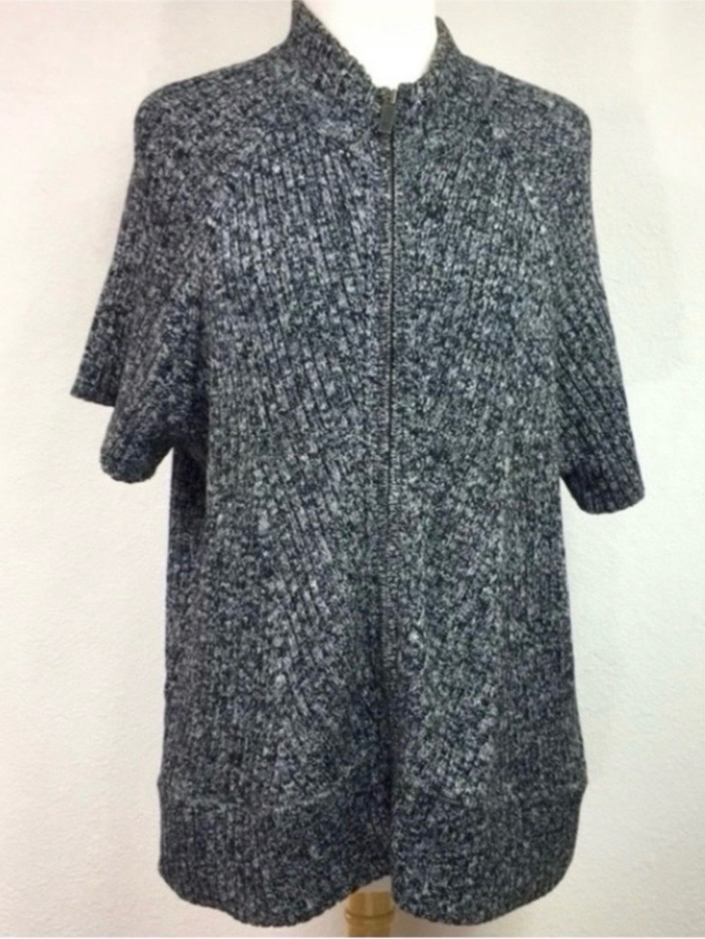 Yvos Women's Gray Black Marble Ribbed Zip Poncho Tunic Sweater Size 18/20 Casual